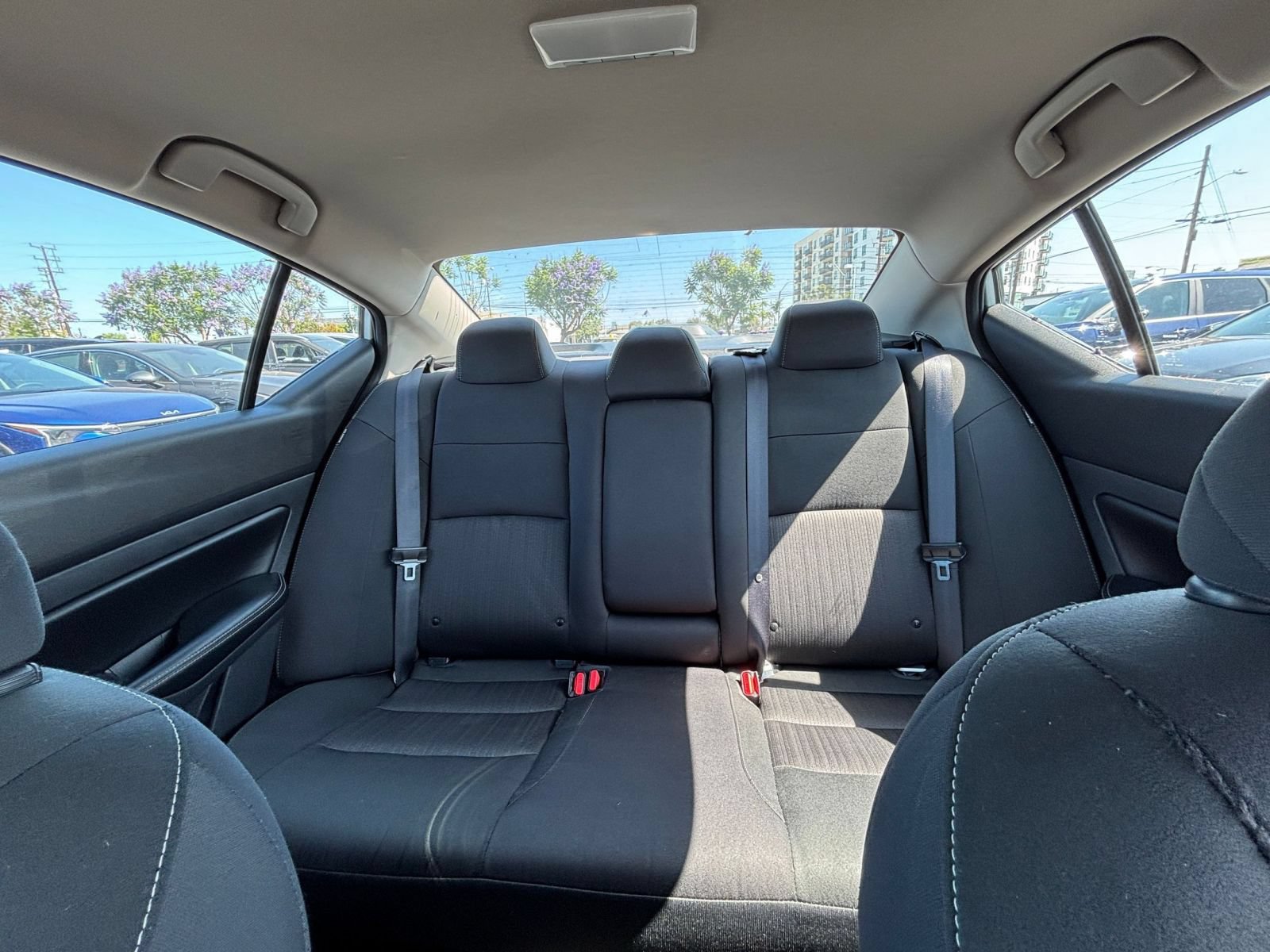 Used 2025 Nissan Altima 2.5 SV FWD image 38