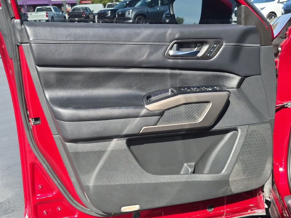 Used 2022 Nissan Pathfinder Platinum w/ Cargo Package FWD image 13