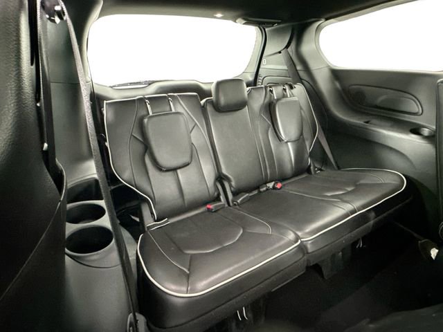 Used 2024 Chrysler Pacifica Premium image 29