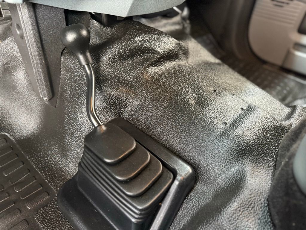 Used 2011 Ford F550 4x4 SuperCab Super Duty w/ PWR Equipment Group image 43