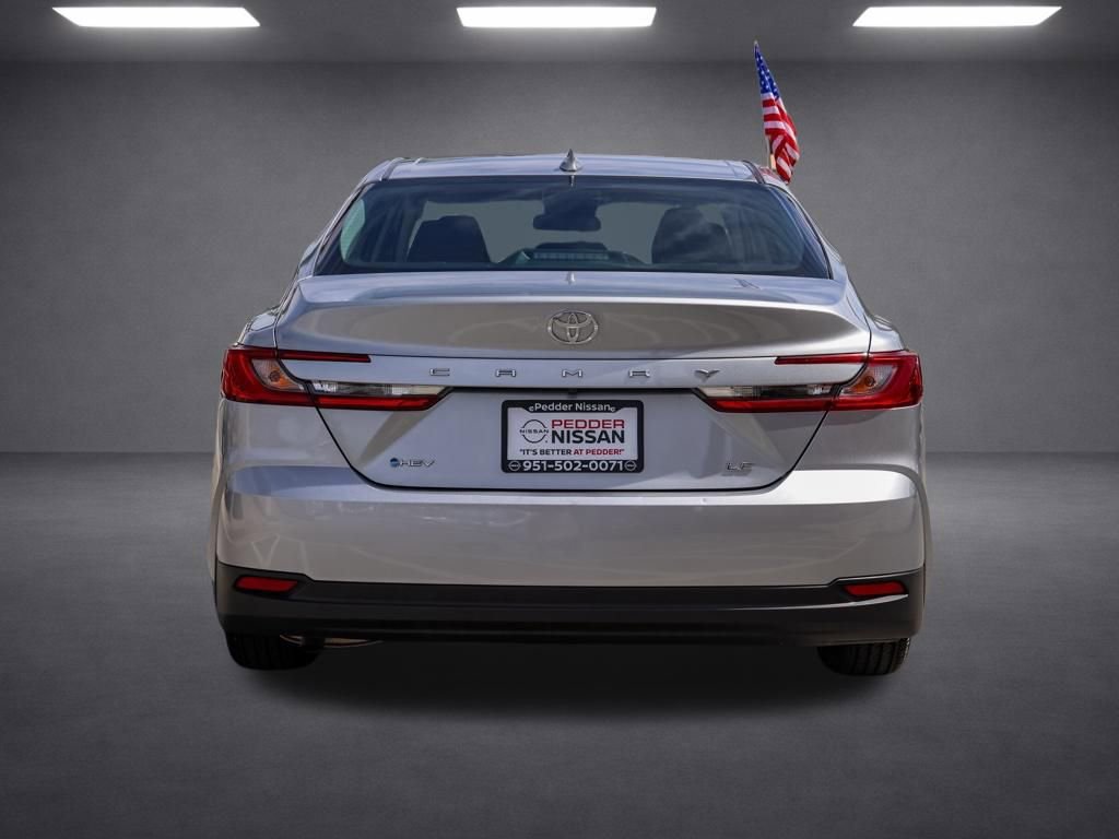 Used 2025 Toyota Camry LE FWD image 5