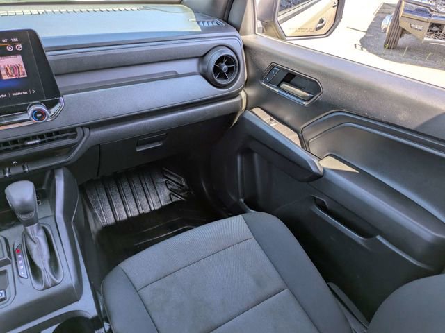 Used 2023 Chevrolet Colorado W/T RWD image 17