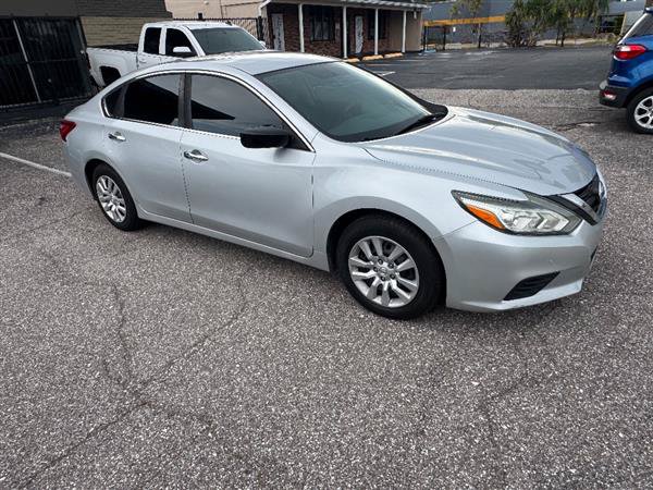 Used 2017 Nissan Altima 2.5 S w/ Power Driver Seat Package FWD image 5