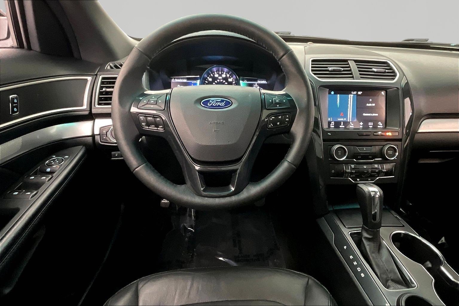 Used 2017 Ford Explorer XLT w/ Equipment Group 202A FWD image 8