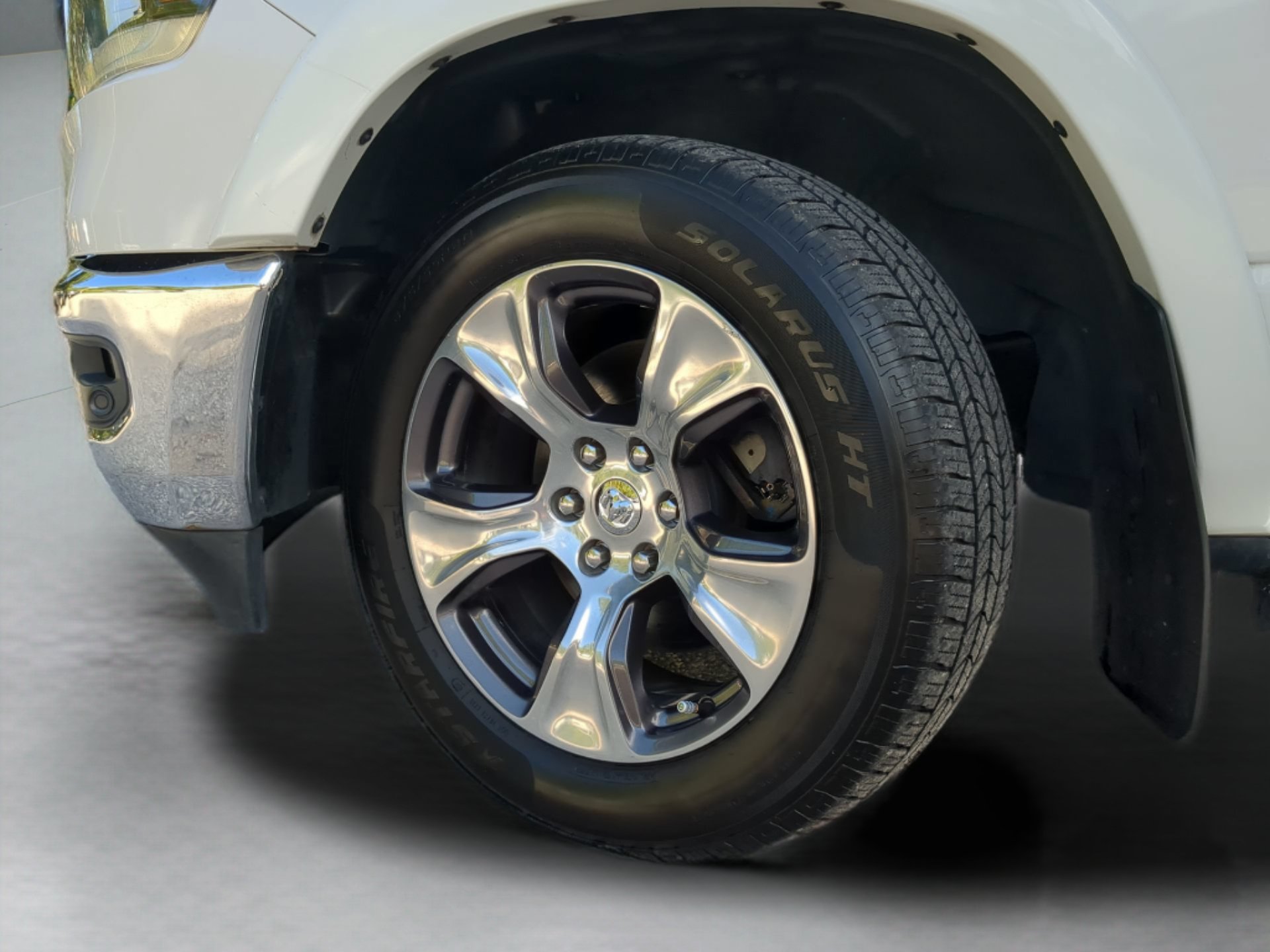 Used 2019 RAM 1500 Laramie AWD/4WD image 73