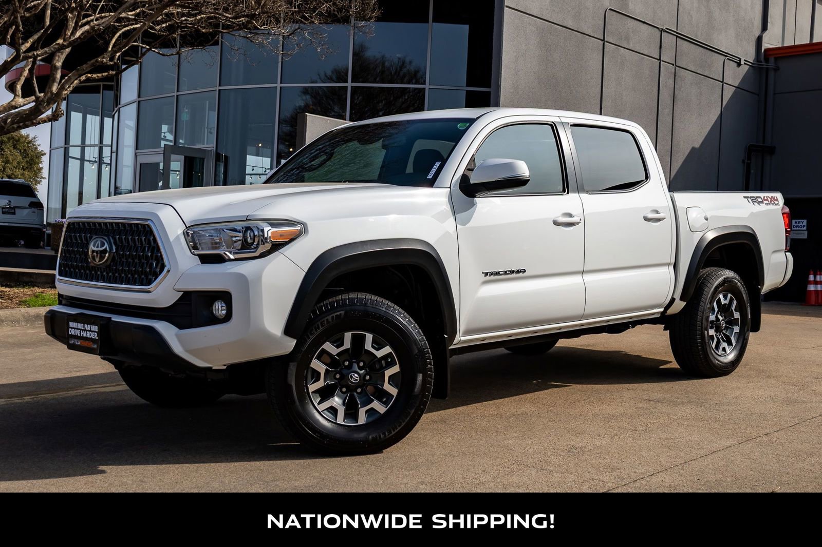 Used 2018 Toyota Tacoma TRD Off-Road w/ Technology Package image 4