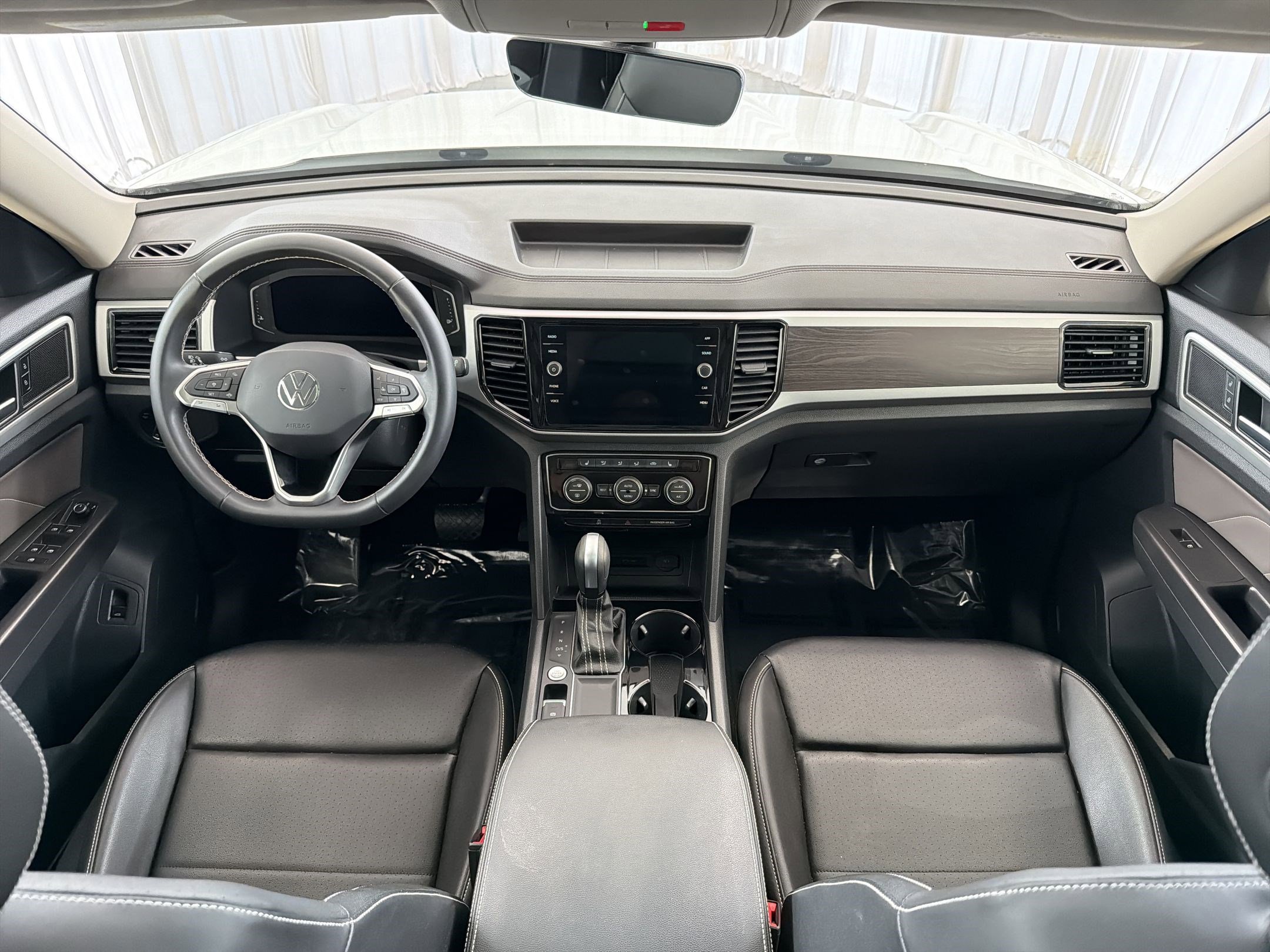 Used 2023 Volkswagen Atlas SE w/ Panoramic Sunroof Package image 17