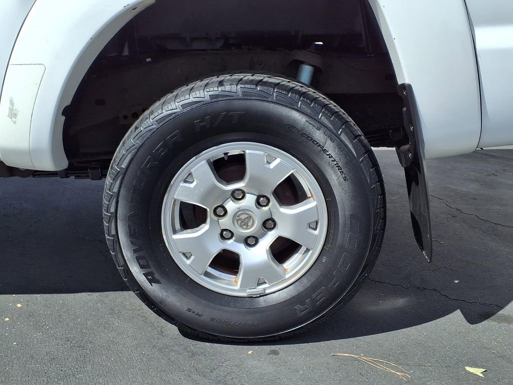 Used 2005 Toyota Tacoma PreRunner image 4