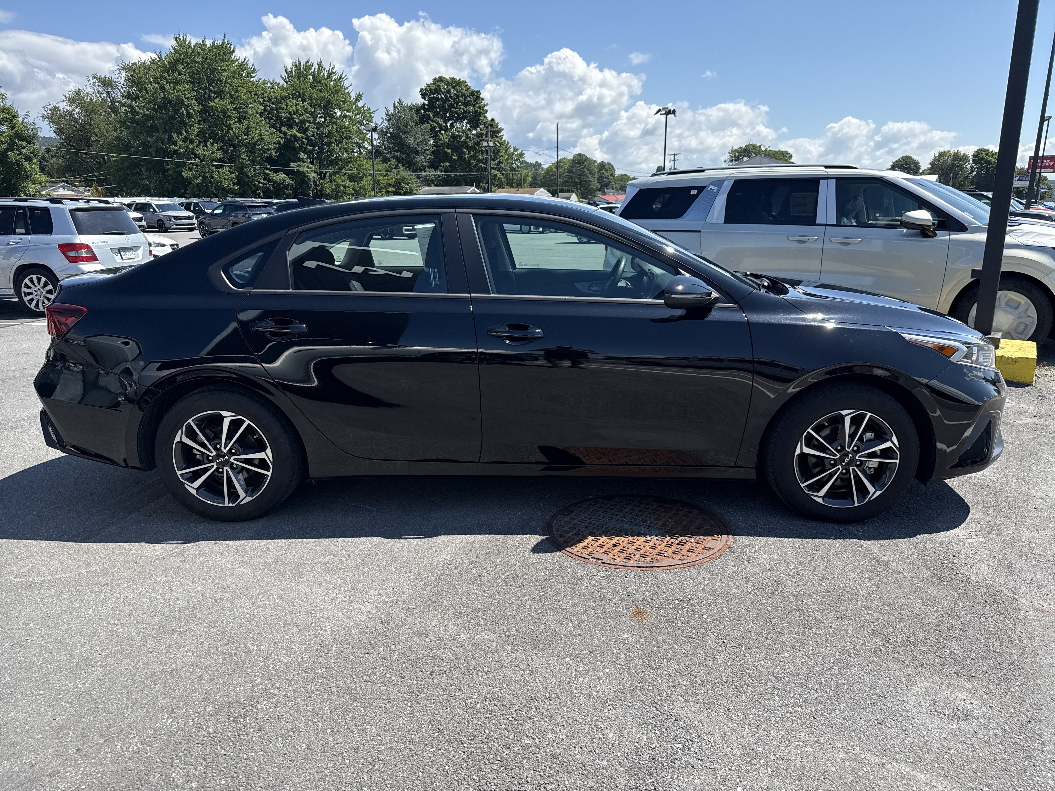 Certified 2024 Kia Forte LXS w/ LXS Technology Package FWD image 2
