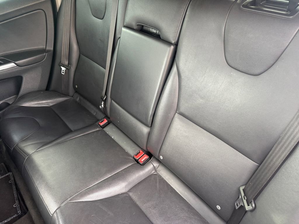 Used 2016 Volvo XC60 T5 Premier image 13