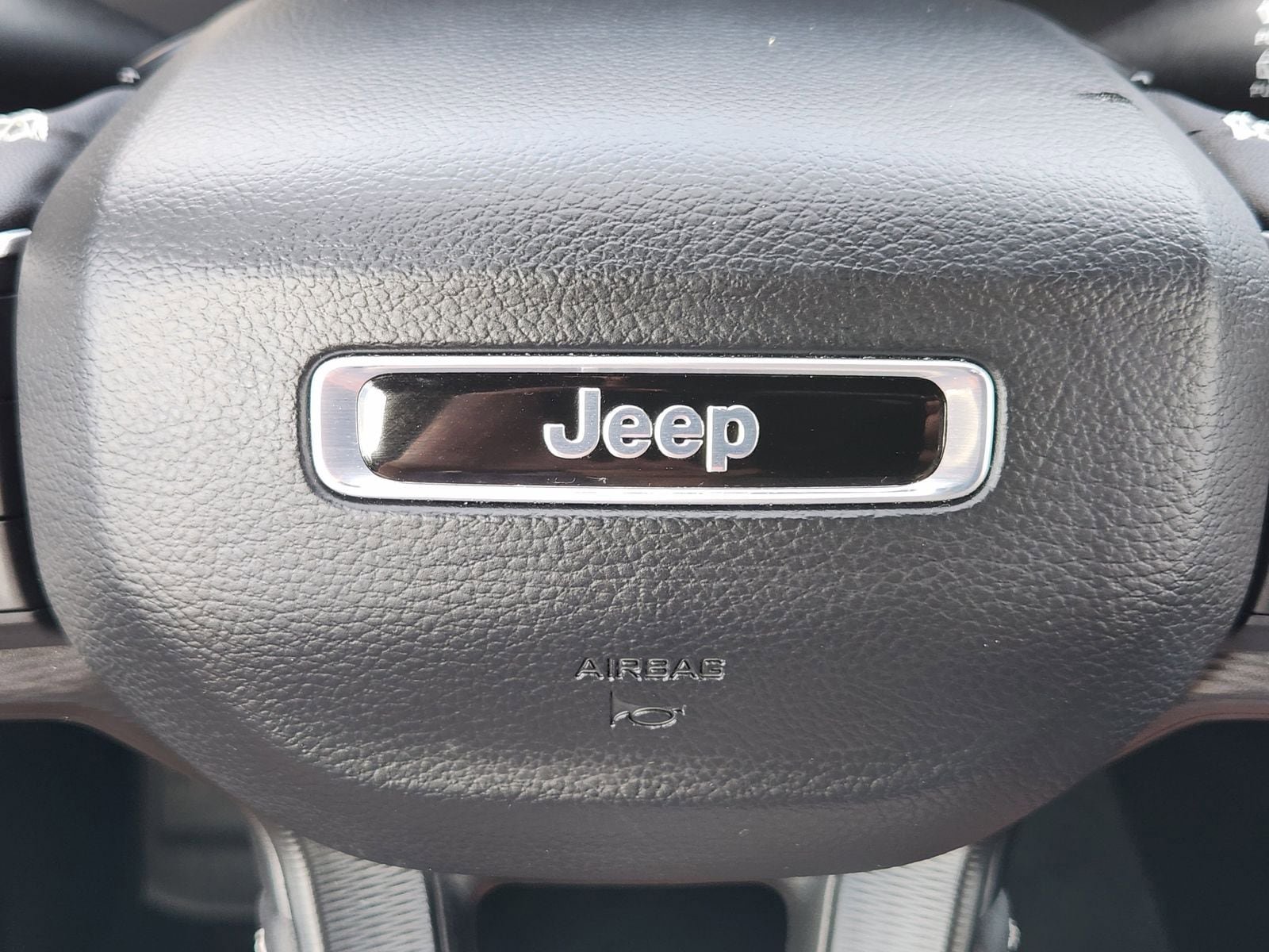 Used 2024 Jeep Grand Cherokee L Altitude AWD/4WD image 38