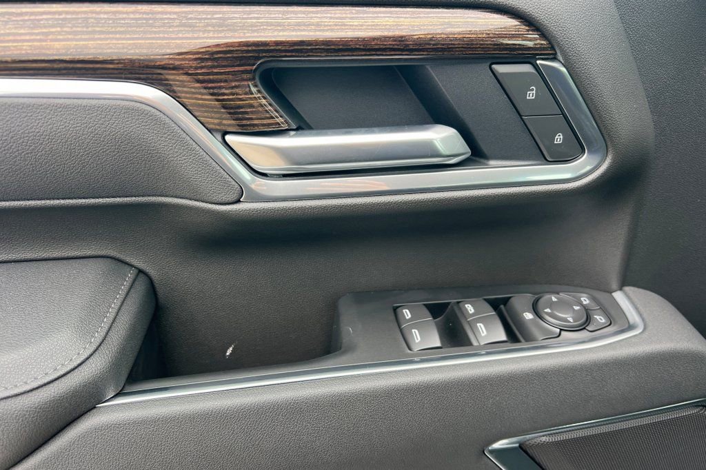 New 2026 GMC Sierra 2500 SLE w/ SLE Value Package; image 8