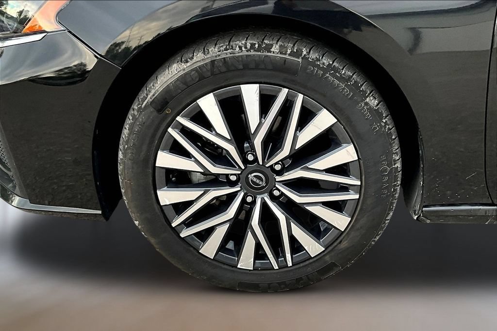 Used 2024 Nissan Altima 2.5 SV FWD image 28