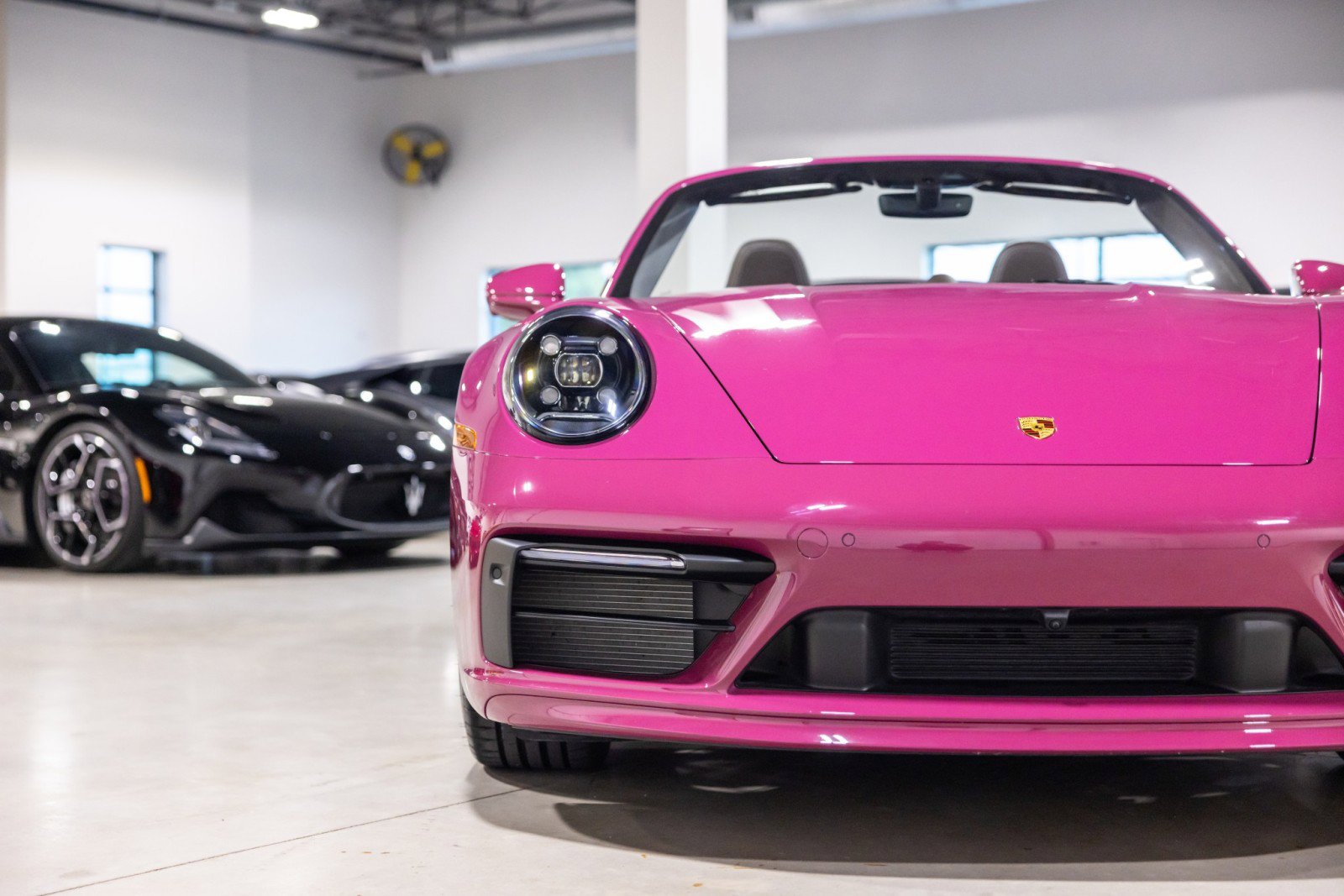 Used 2023 Porsche 911 Carrera w/ Premium Package RWD image 22
