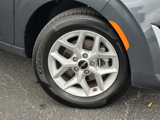 Used 2025 Kia Soul LX FWD image 9