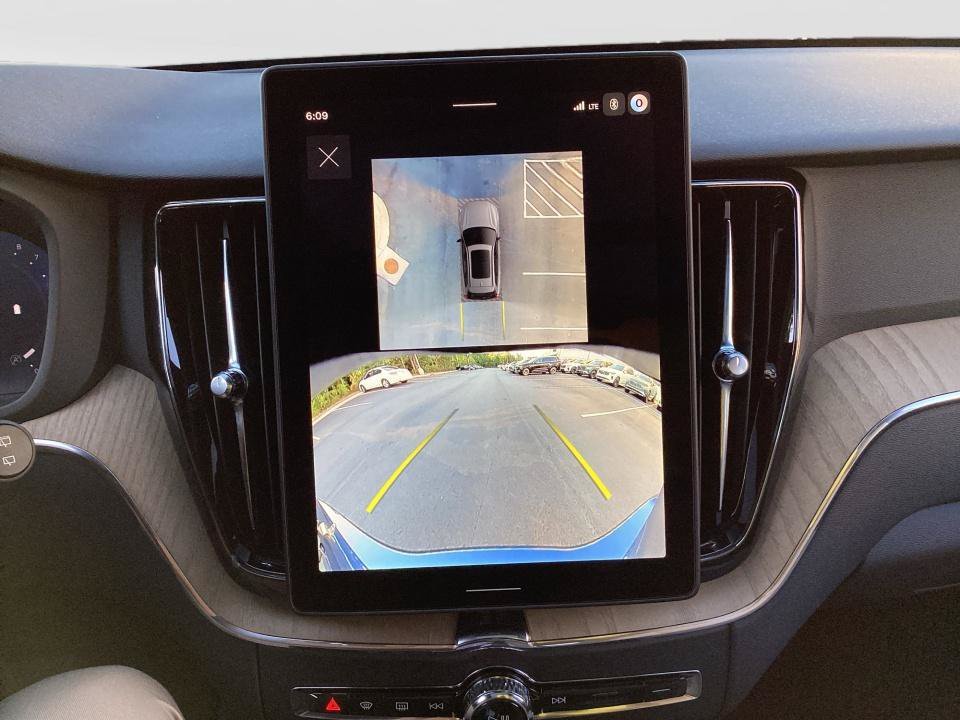 New 2027 Volvo XC60 B5 Plus AWD/4WD image 19