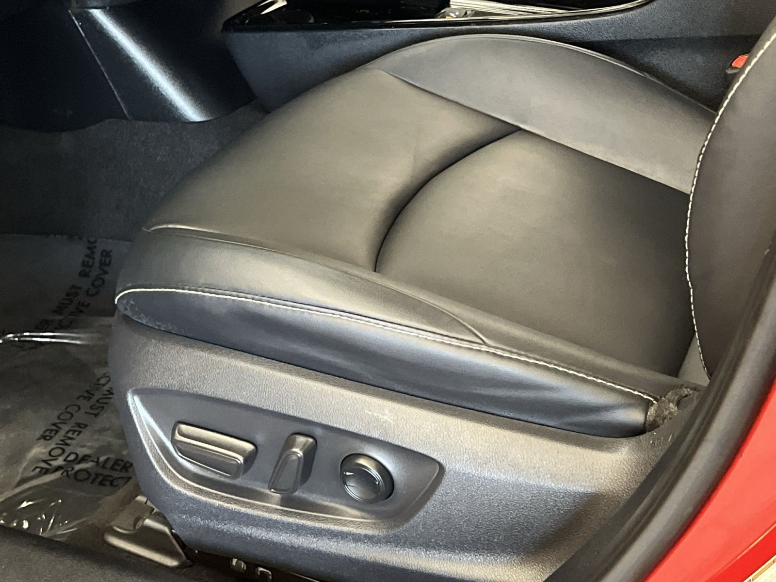 Used 2021 Toyota Prius Prime XLE w/ Carpet Mat Package (TMS) FWD image 13