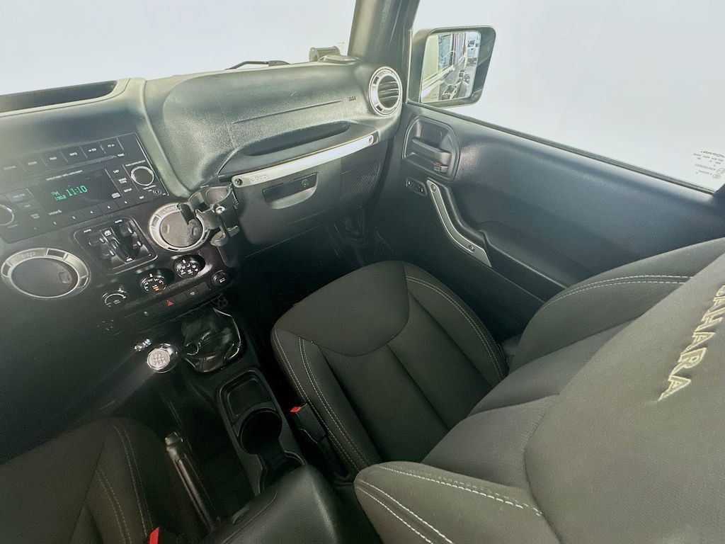 Used 2016 Jeep Wrangler Unlimited Sahara AWD/4WD image 11