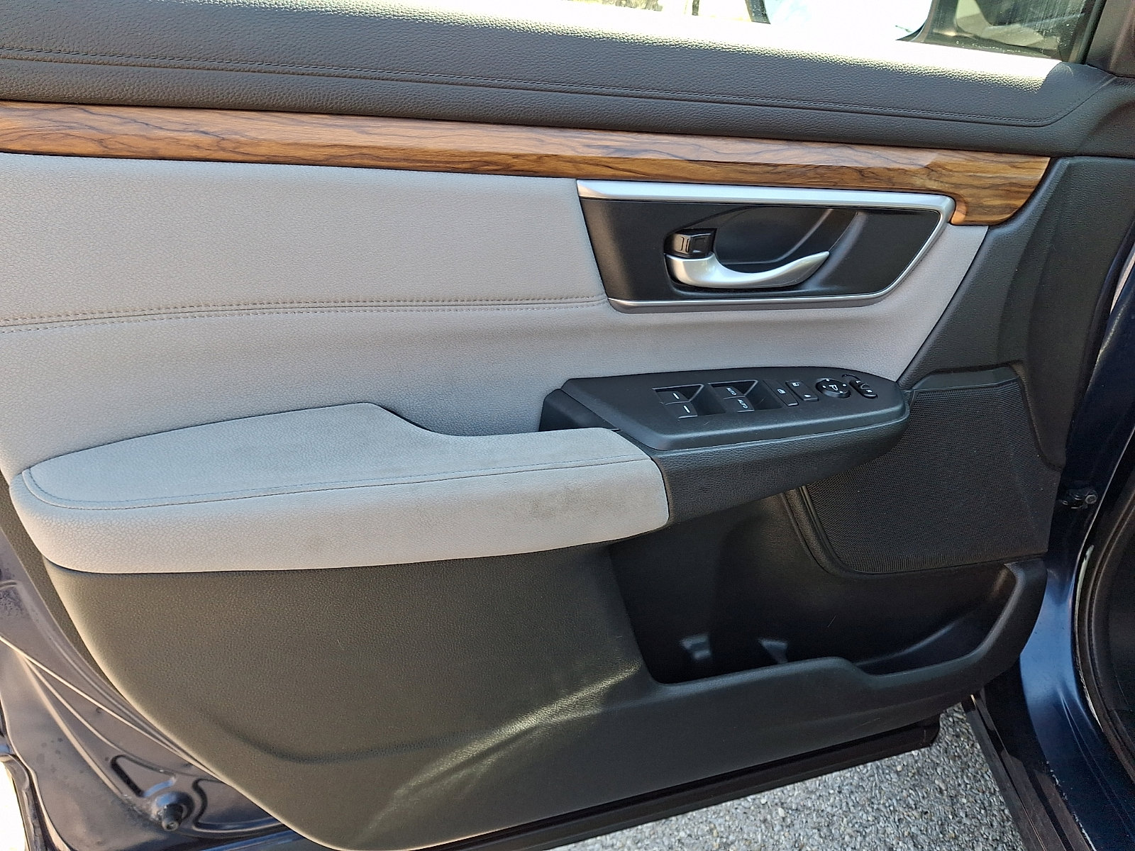 Used 2017 Honda CR-V EX image 12