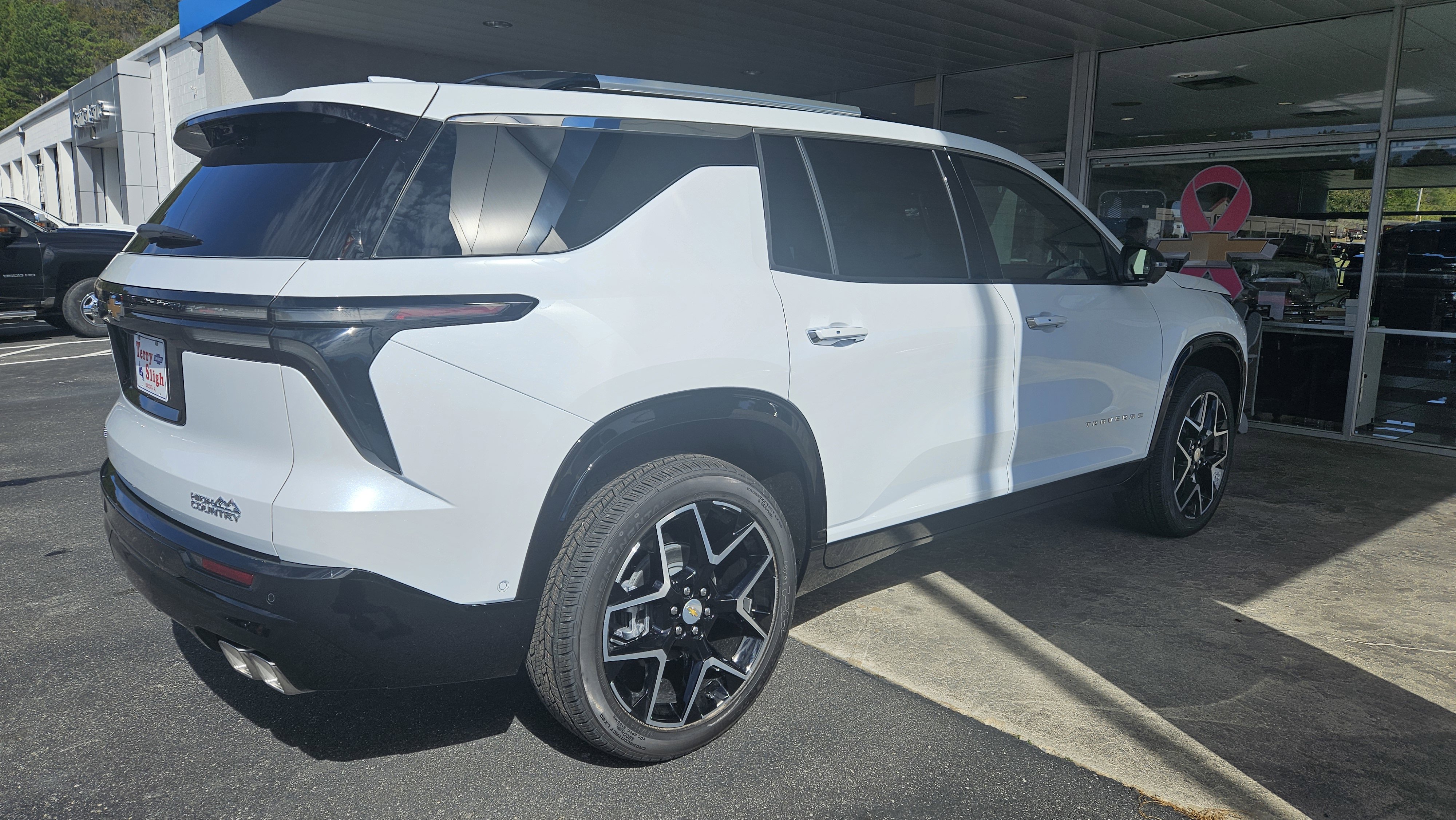 New 2026 Chevrolet Traverse High Country w/ LPO, Floor Liner Package image 7