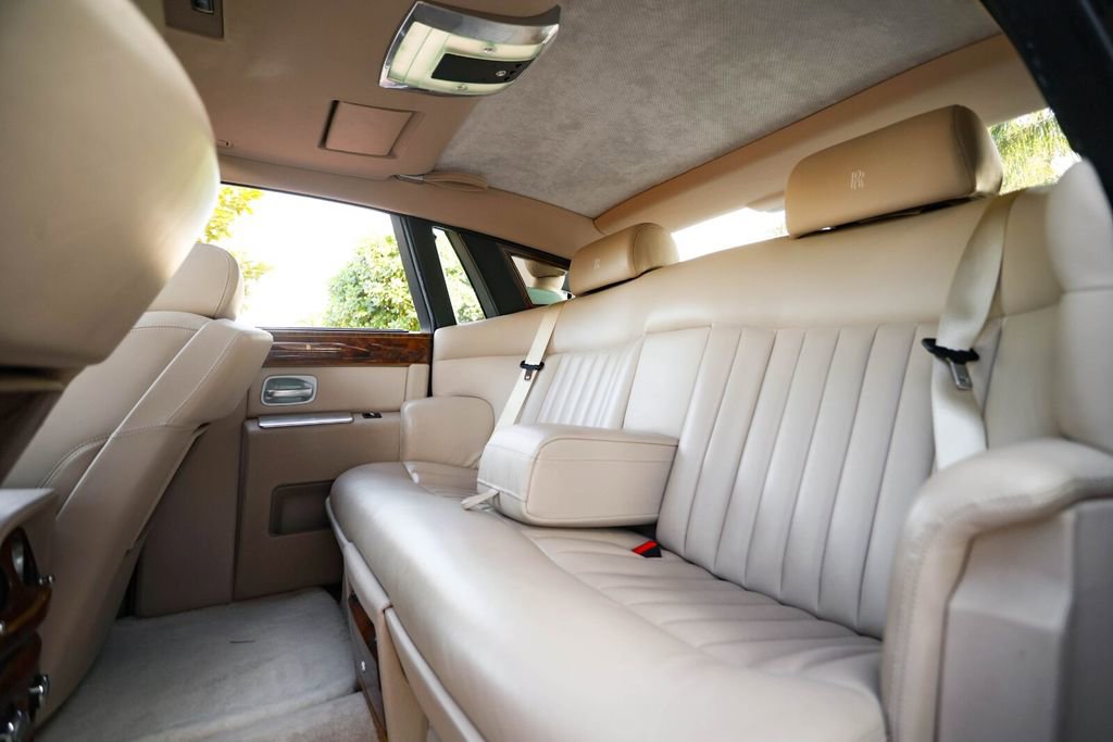 Used 2005 Rolls-Royce Phantom Sedan image 44