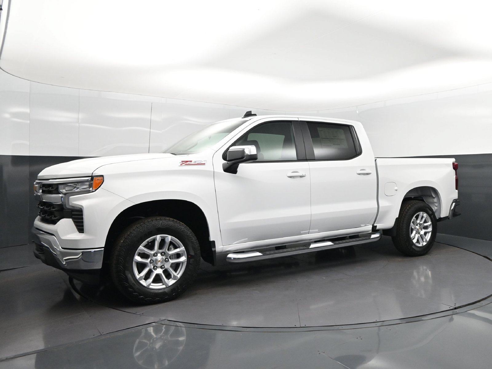 New 2026 Chevrolet Silverado 1500 LT w/ Z71 Off-Road Package AWD/4WD image 3