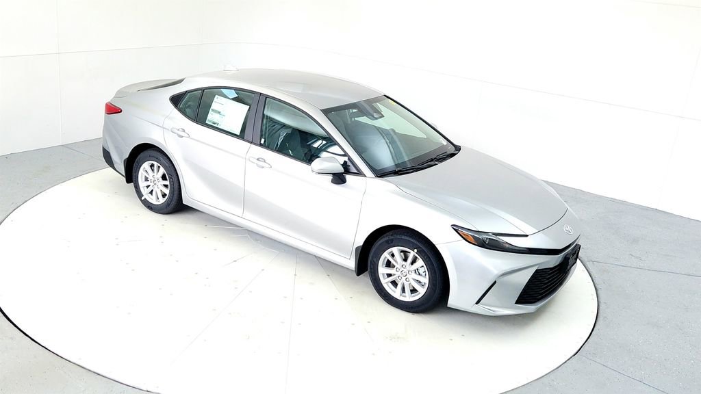 Used 2026 Toyota Camry LE AWD/4WD image 19