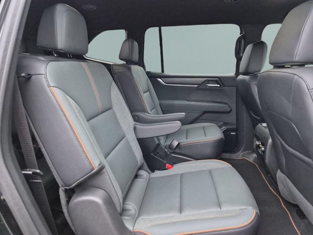 Used 2025 GMC Acadia AT4 AWD/4WD image 27