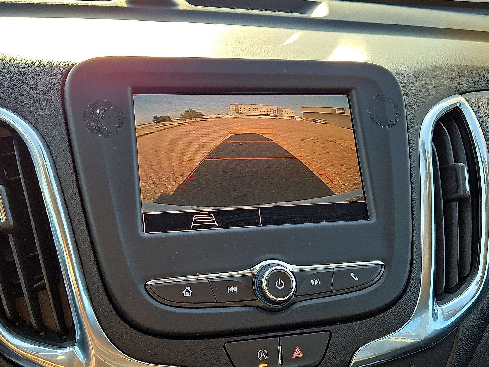 Used 2024 Chevrolet Equinox LT FWD image 28