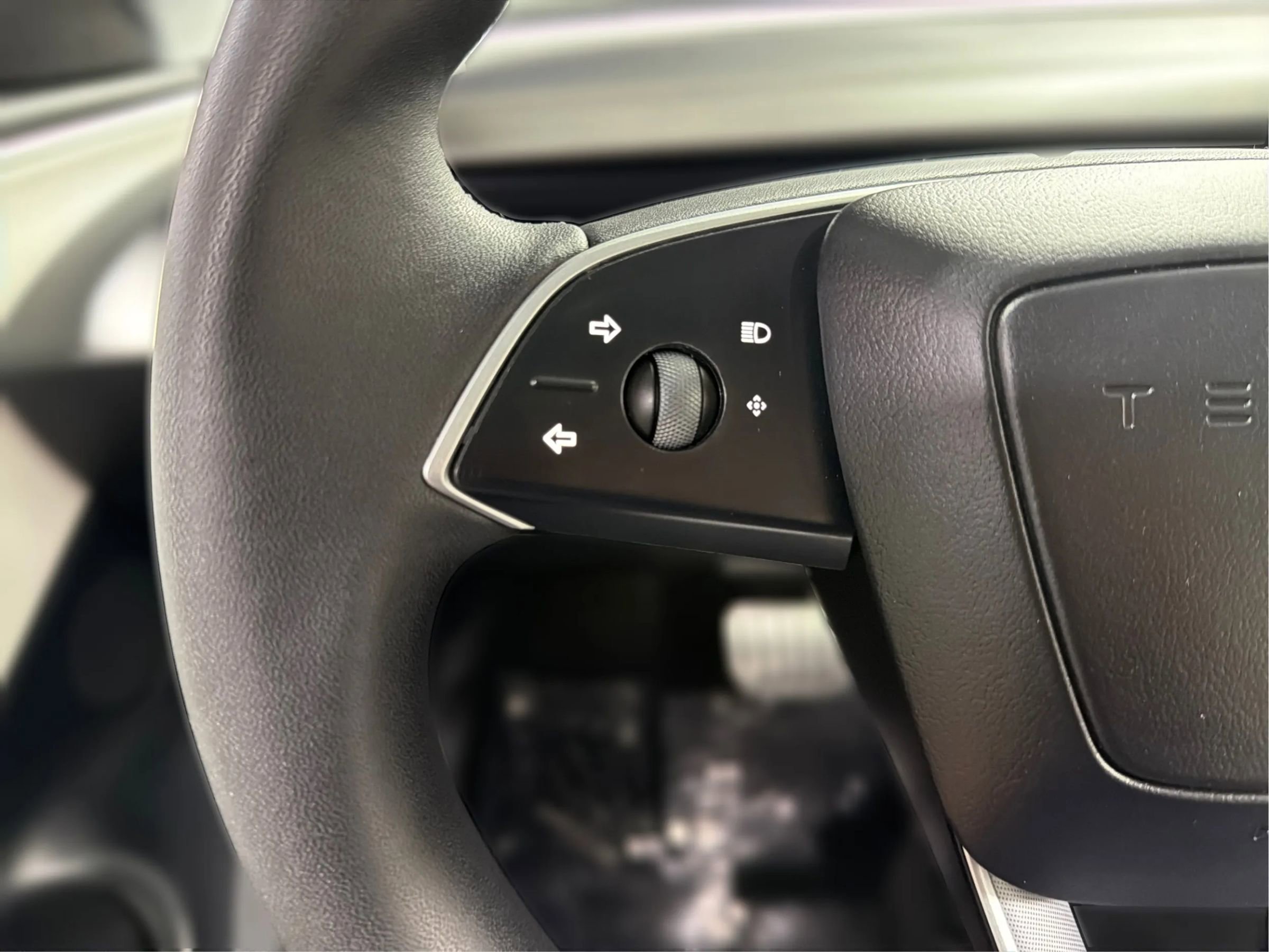 Used 2024 Tesla Model 3 Performance image 33