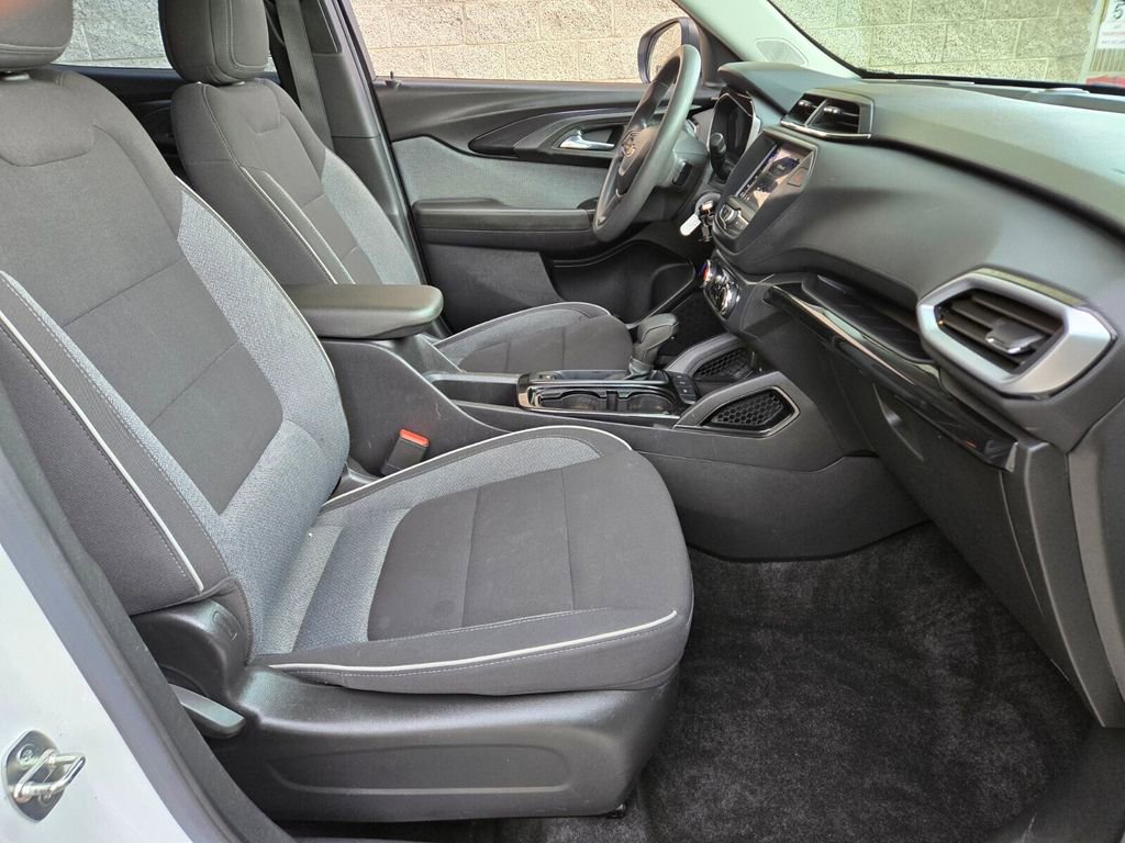 Used 2023 Chevrolet TrailBlazer LS image 19