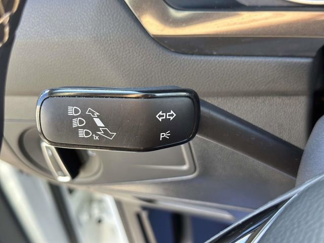 Used 2021 Volkswagen Tiguan SE w/ Panoramic Sunroof Package image 27