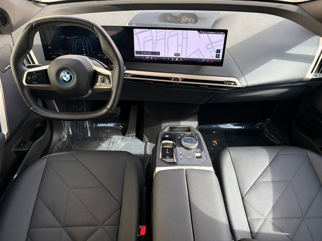 Used 2024 BMW iX xDrive50 w/ Premium Package image 22