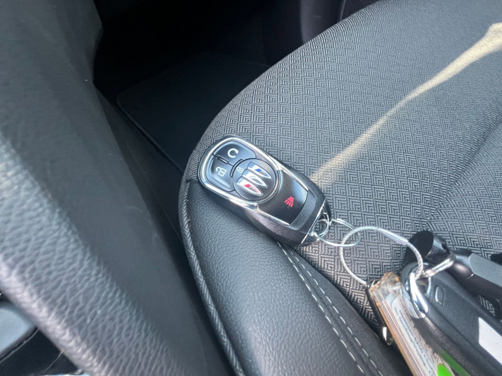 Used 2025 Buick Encore GX Preferred AWD/4WD image 21
