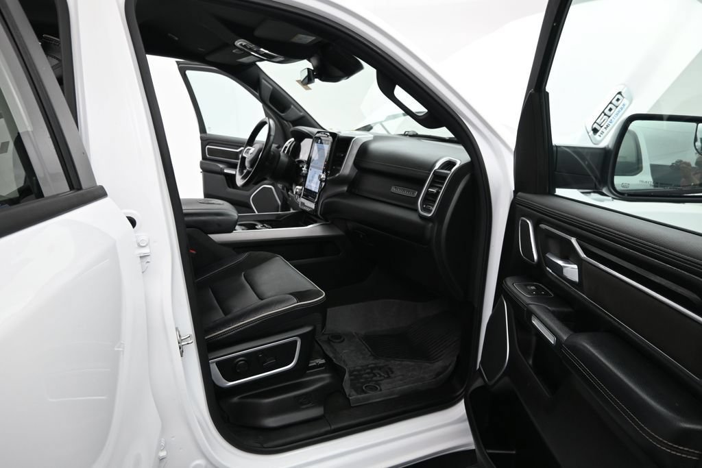 Used 2023 RAM 1500 Laramie AWD/4WD image 12