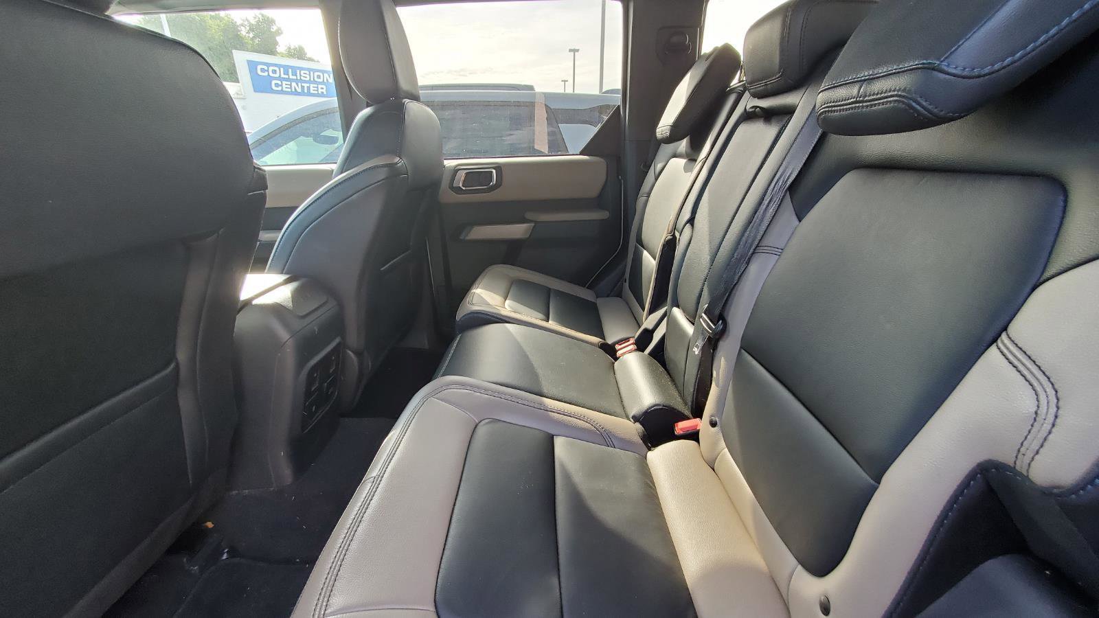 Used 2023 Ford Bronco Wildtrak AWD/4WD image 5