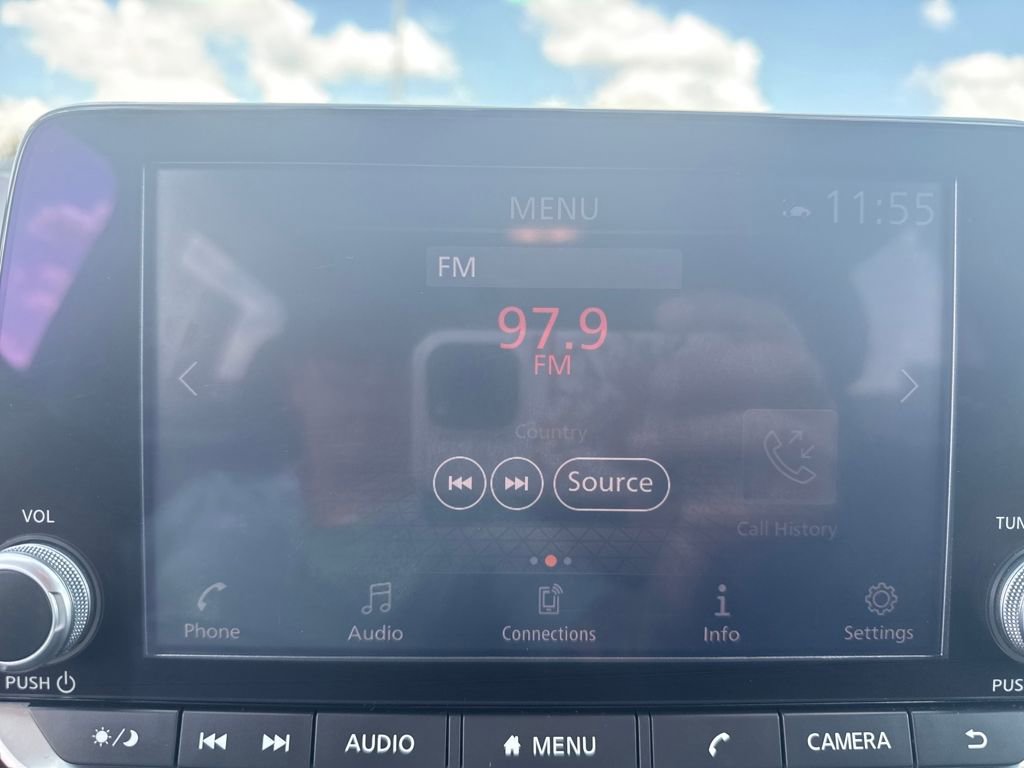 Used 2021 Nissan Rogue SV image 23