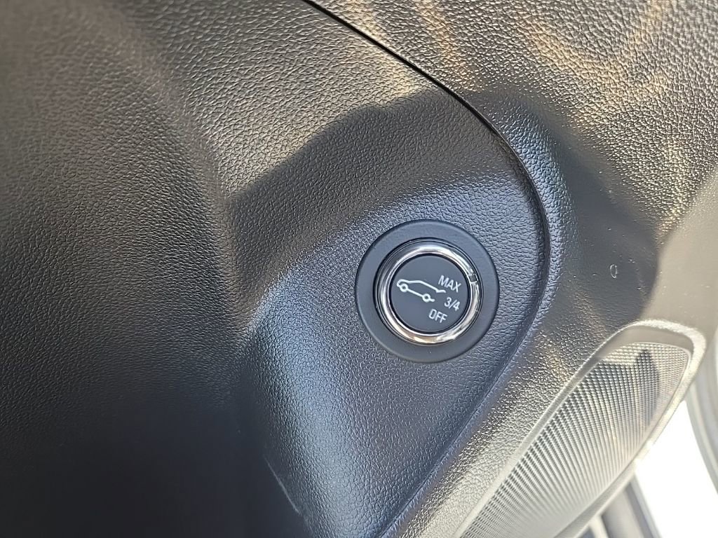 Used 2023 Buick Encore GX Essence w/ Experience Buick Package FWD image 28