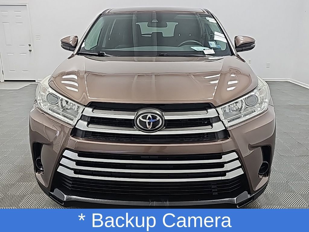 Used 2019 Toyota Highlander LE FWD image 4