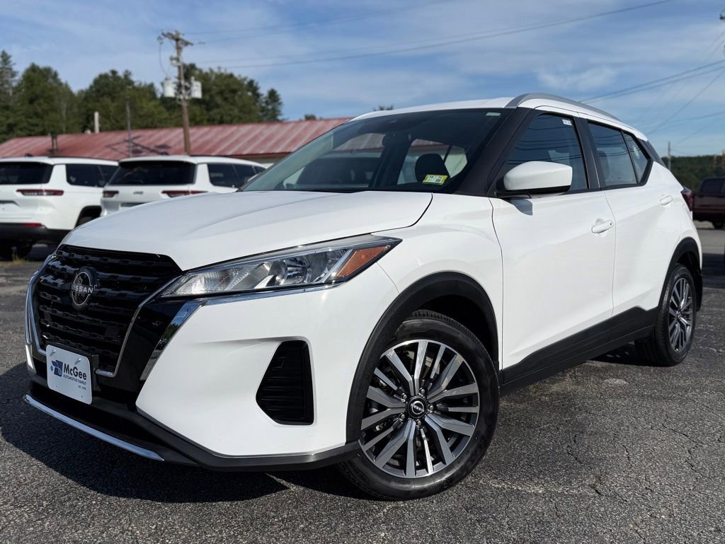 Used 2024 Nissan Kicks SV