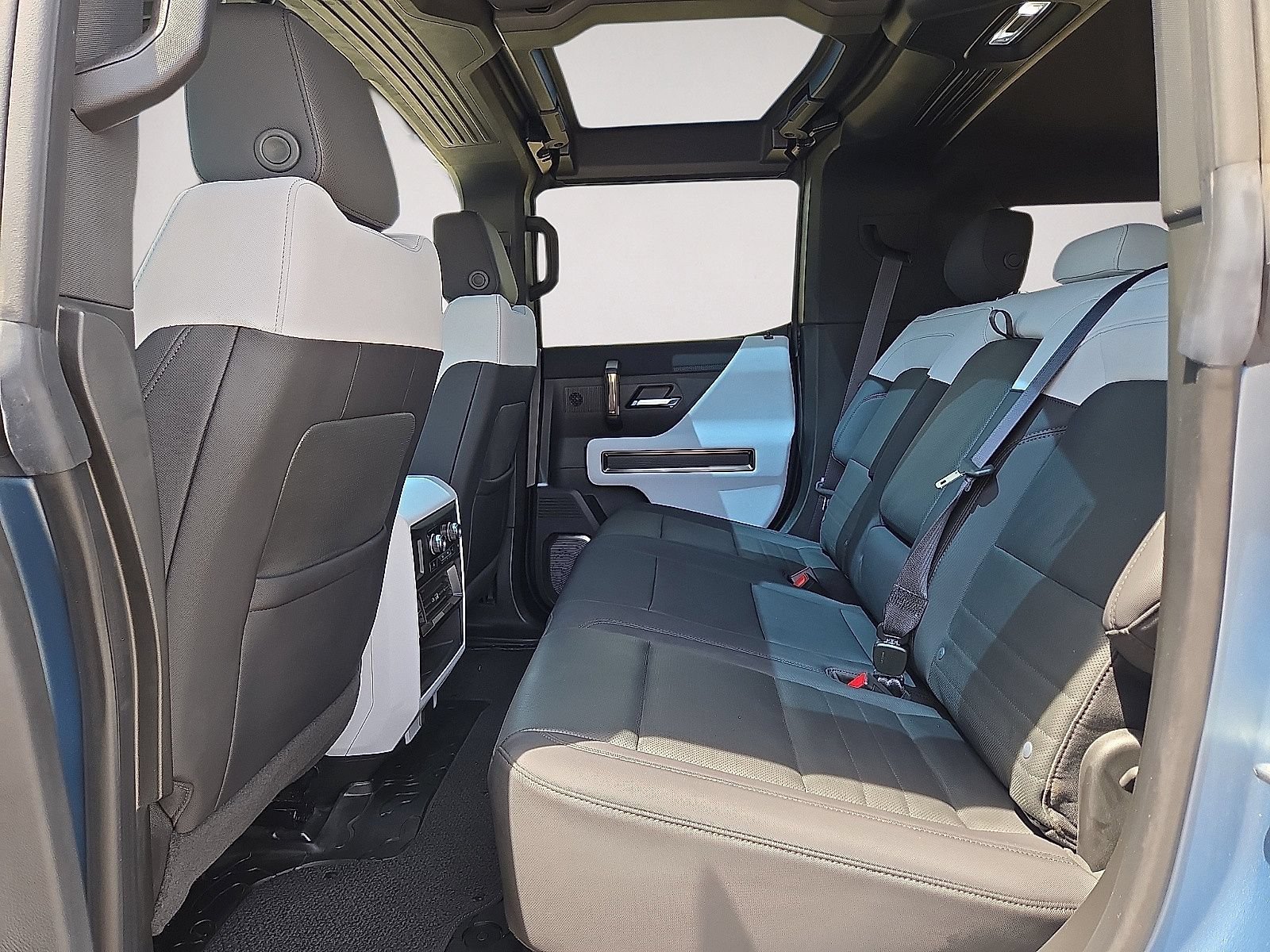 Used 2024 GMC Hummer EV 3X w/ Omega Edition AWD/4WD image 13