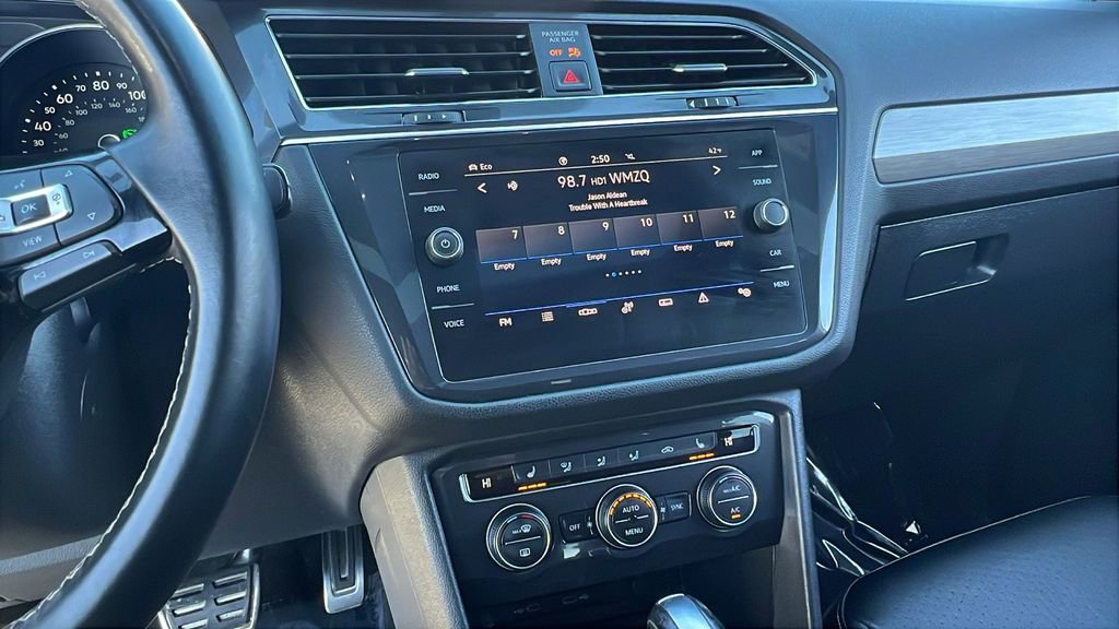 Used 2021 Volkswagen Tiguan SE R-Line image 23