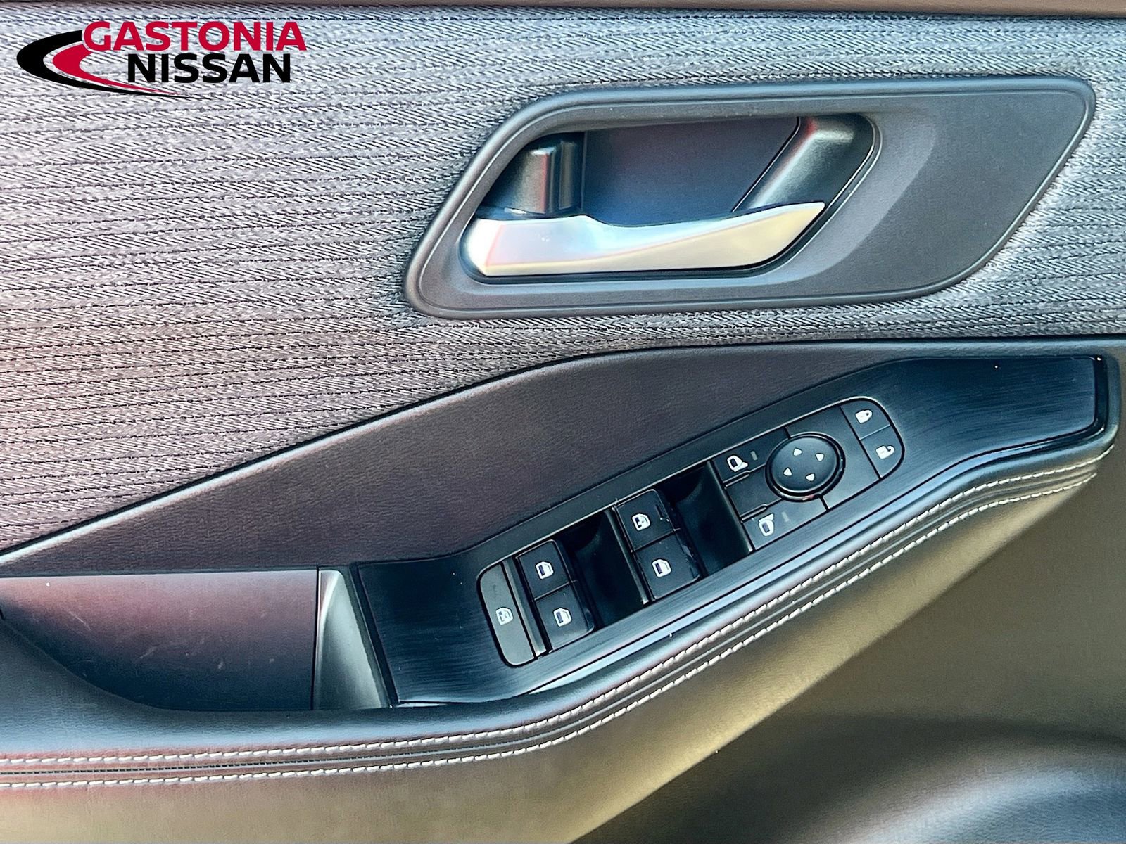 Used 2021 Nissan Rogue SV image 22