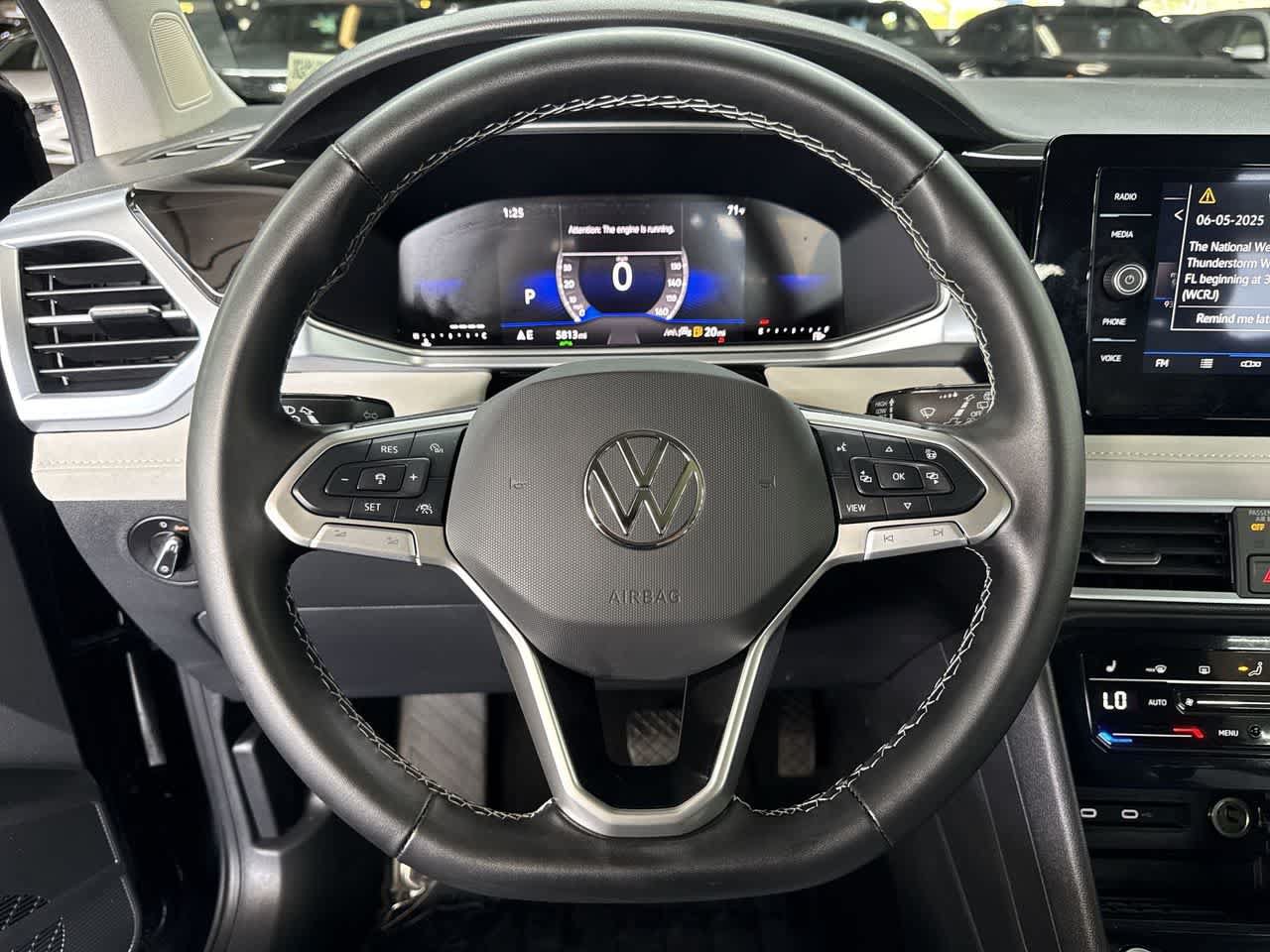 Used 2025 Volkswagen Taos SE w/ Panoramic Sunroof Package FWD image 15