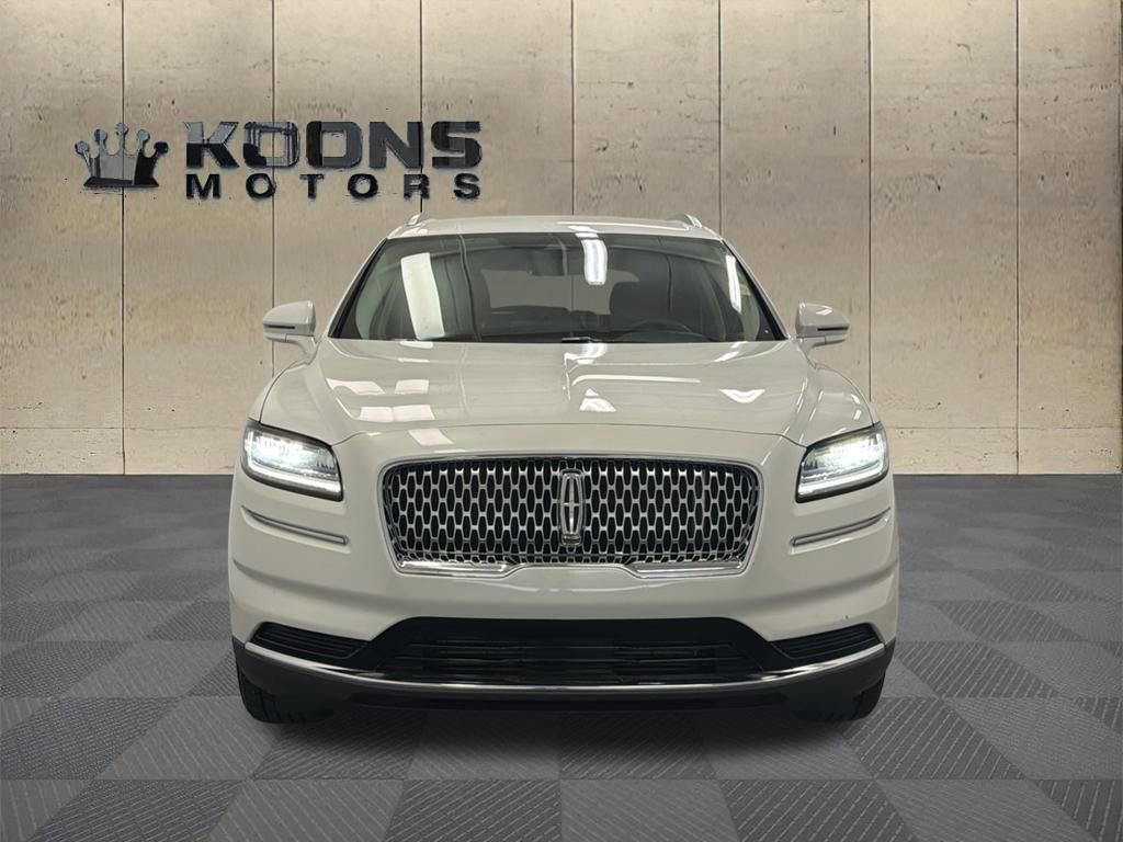 Used 2022 Lincoln Nautilus AWD image 3