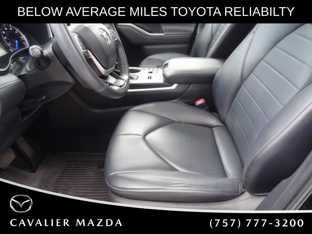 Used 2023 Toyota Highlander XLE AWD/4WD image 10
