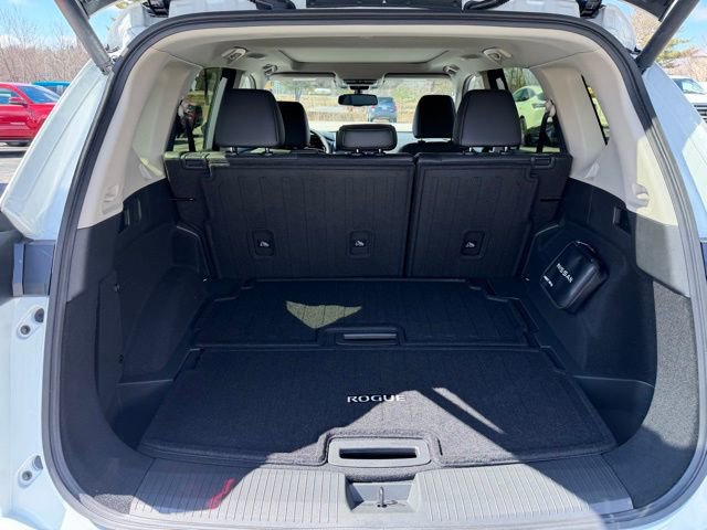 New 2026 Nissan Rogue Platinum image 16