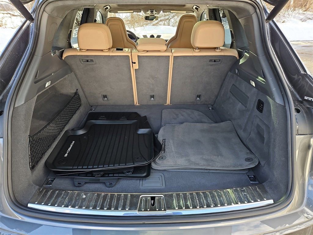Used 2021 Porsche Cayenne Turbo image 32