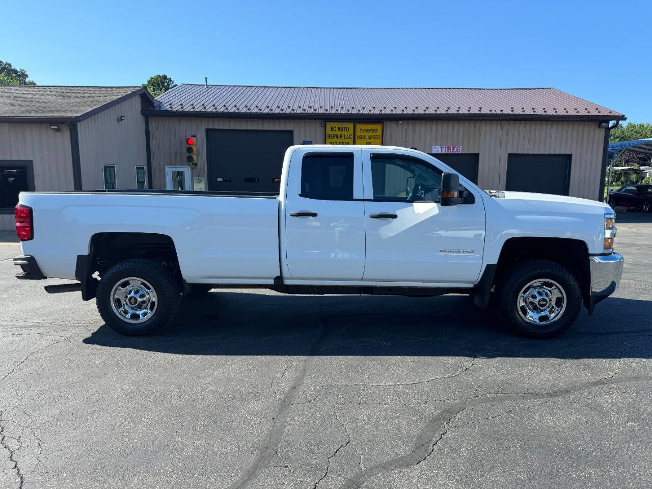 Used 2019 Chevrolet Silverado 2500 W/T w/ WT Convenience Package image 3