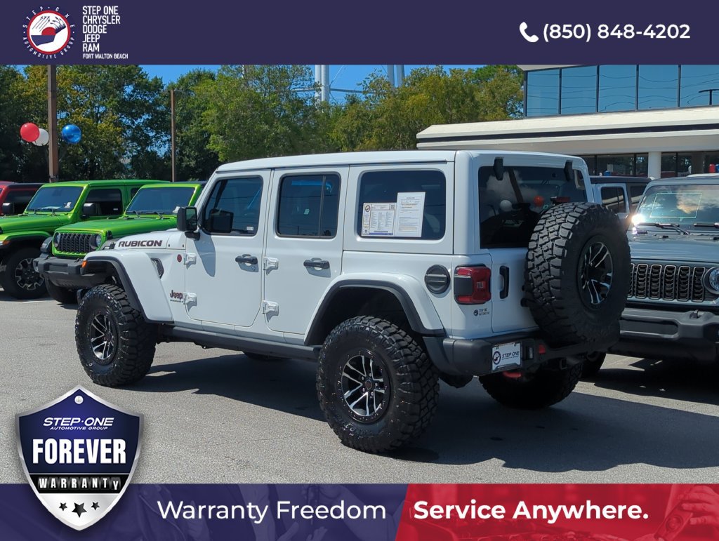 Used 2025 Jeep Wrangler Unlimited Rubicon AWD/4WD image 4
